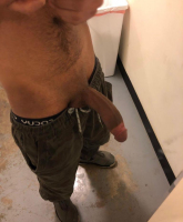 1_massive-arabdick-8977